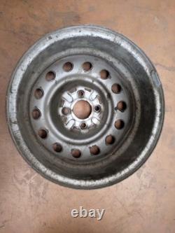 Alfa Romeo Alfetta GT 14 x 5 1/2 Wheel