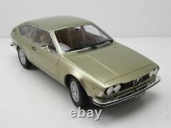 Alfa Romeo Alfetta Gt 1975 Green Metallic Modellauto 118 Cult Scale Models