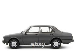 LAUDORACING-MODELS 1:18 Alfetta 2.0i Quadrifoglio Oro 1983-84 LM171B