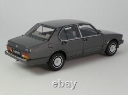 Laudoracing Alfa Romeo Alfetta 2.0I Q.O. Gray Metal. 1983 1984 1/18 LM171B