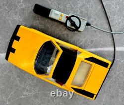 Ancienne voiture télécommandée Alfa Romeo Alfetta SPIDER avec boite poupée